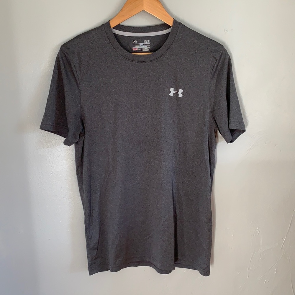 Under Armour Loose fit heat gear shirt